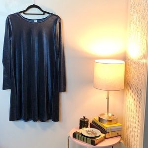 Blue velvet long-sleeved dress